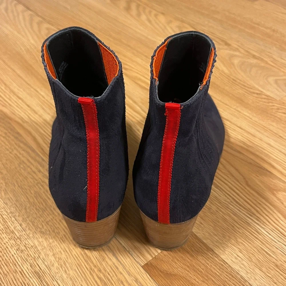 Boden Navy Suede Alford Ankle Boots Orange Elastic Block Heel Statement Chic